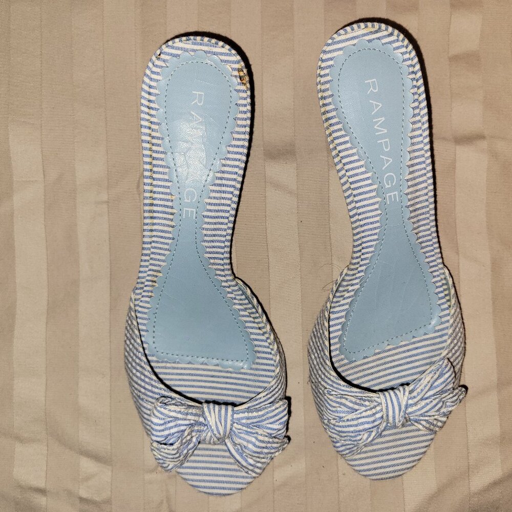 Rampage "Brandee" in Blue Seersucker Size 7 1/2
